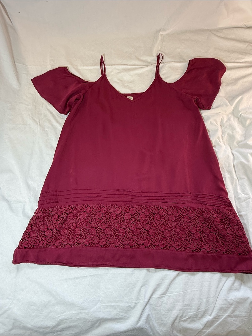 O’Neill Cold-Shoulder Lace Hem Tunic in Deep Wine Large